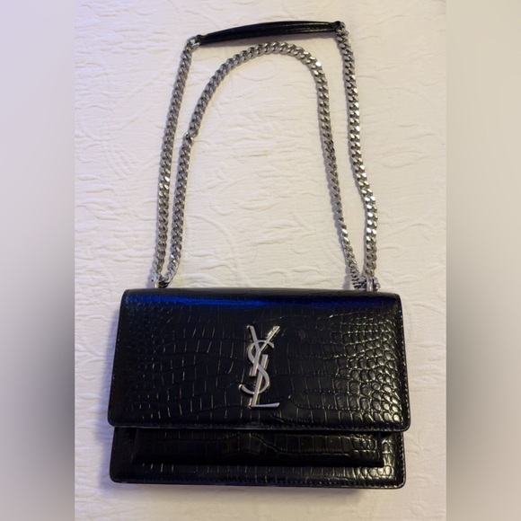 lululemon athletica Handbags - Stunning Black Bag